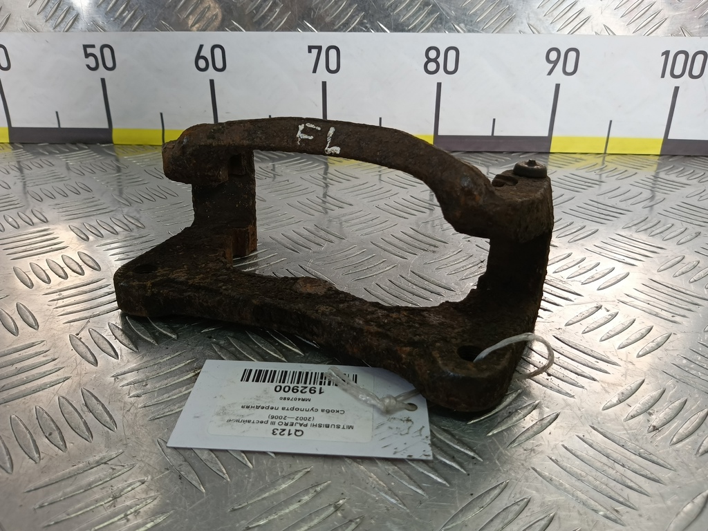 скоба суппорта MITSUBISHI PAJERO  MR407680, 3850 рублей, Москва