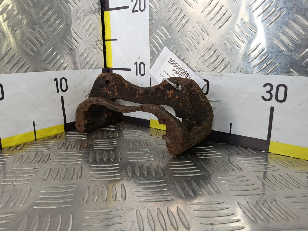 скоба суппорта MITSUBISHI LANCER  MR569361, 2700 рублей, Москва