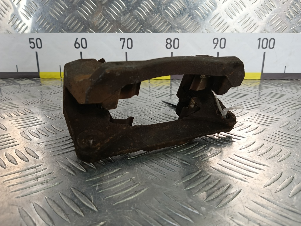 скоба суппорта SUBARU Tribeca 3.0 4WD AT (250 л.с.)Tribeca  WX (2004—2007) Внедорожник 26625XA01A, 860 рублей, Москва