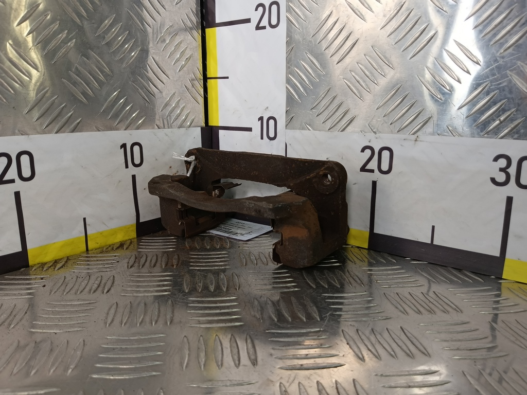 скоба суппорта SUBARU Tribeca 3.0 4WD AT (250 л.с.)Tribeca  WX (2004—2007) Внедорожник 26625XA01A, 860 рублей, Москва