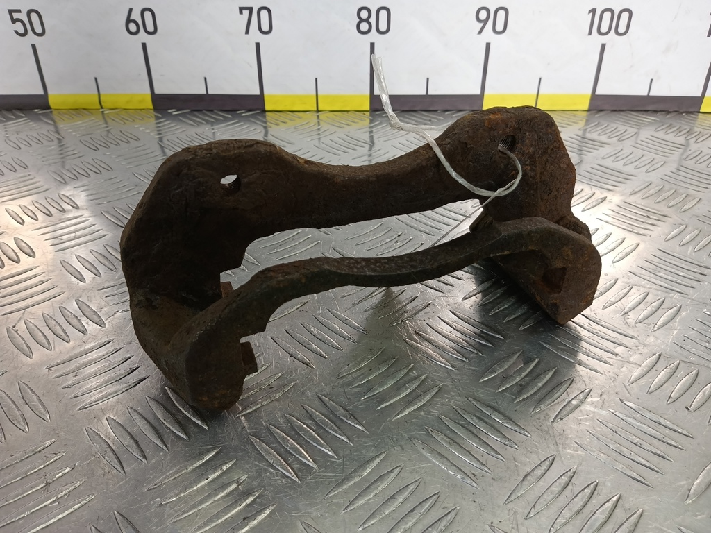 скоба суппорта MITSUBISHI LANCER  MR569361, 2700 рублей, Москва