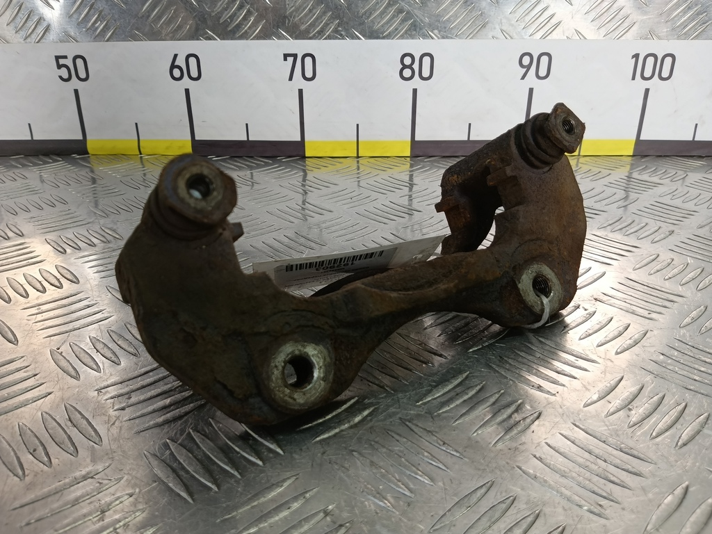 скоба суппорта MITSUBISHI LANCER  MR569361, 2700 рублей, Москва