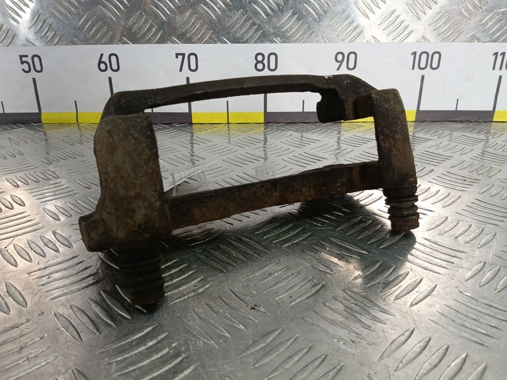 скоба суппорта MITSUBISHI L200  2.4 DID AT (154 л.с.)L200  V (2015—2019) Пикап 4605A173, 2590 рублей, Москва