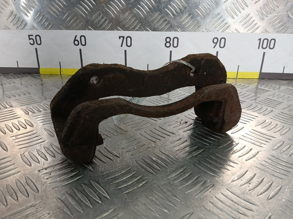 скоба суппорта MITSUBISHI PAJERO SPORT  MB858395, 3160 рублей, Москва