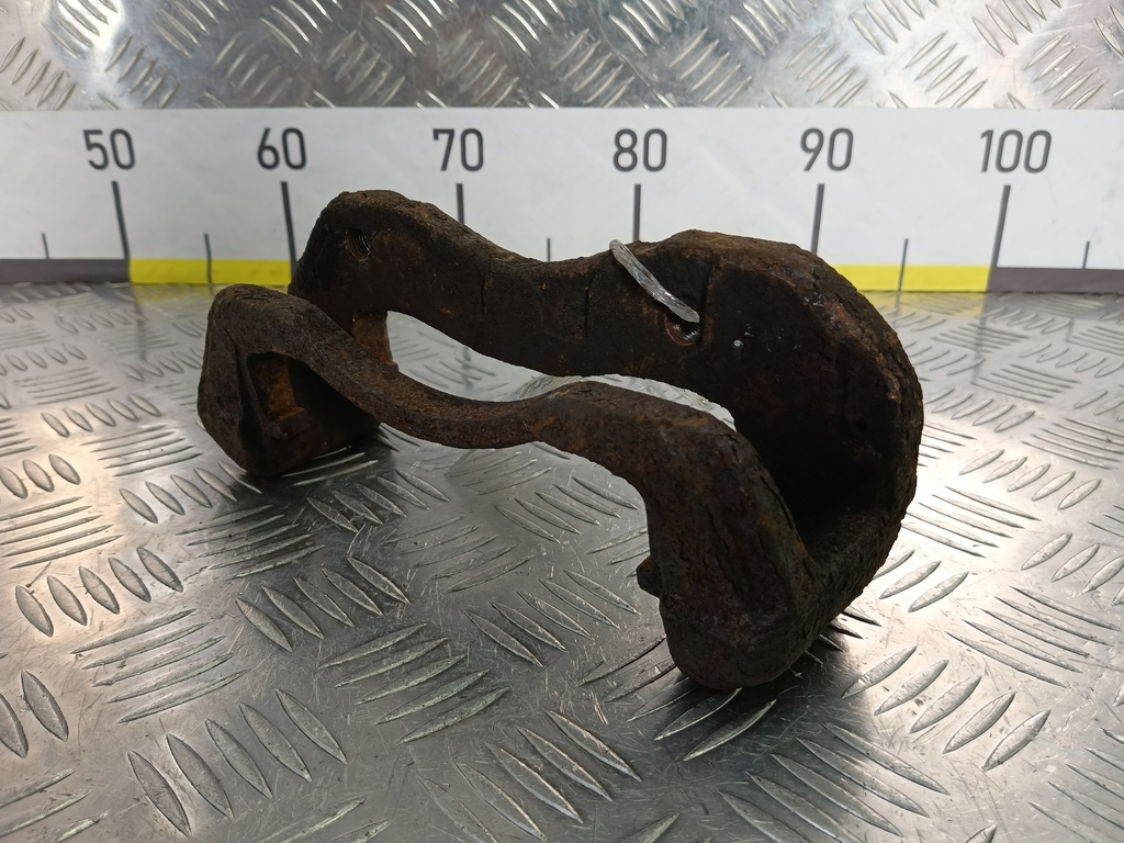 скоба суппорта MITSUBISHI PAJERO SPORT  MB858395, 3160 рублей, Москва