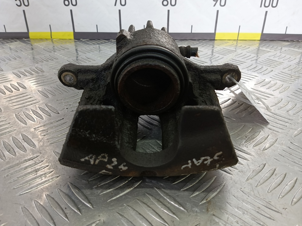 суппорт MITSUBISHI Space Star  MR249223, 2470 рублей, Москва