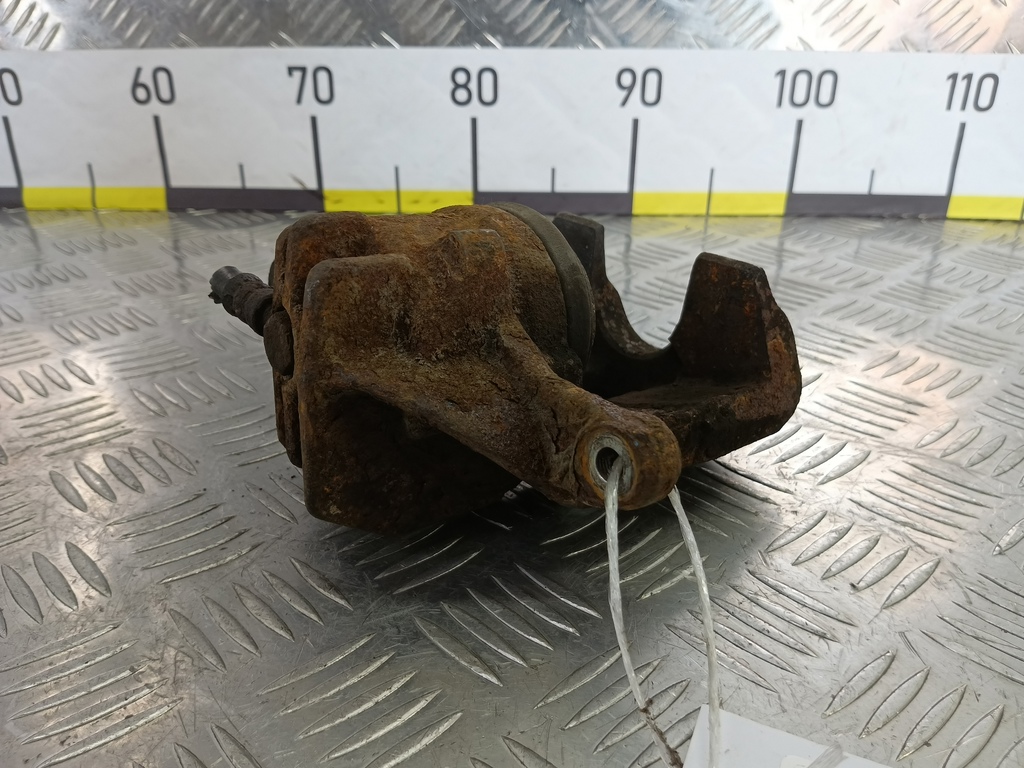 суппорт MITSUBISHI Space Star  MR249223, 2470 рублей, Москва