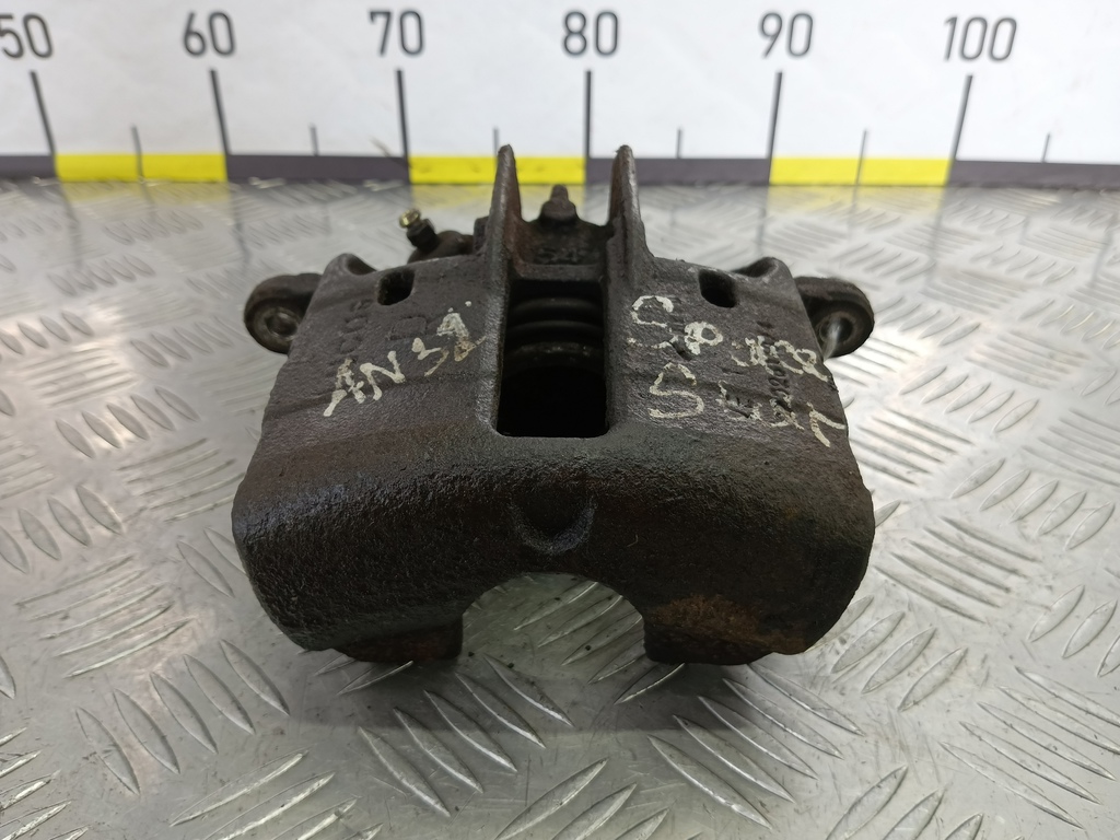 суппорт MITSUBISHI CARISMA  M863312, 2470 рублей, Москва