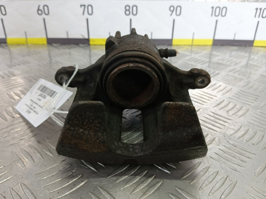 суппорт MITSUBISHI CARISMA  M863312, 2470 рублей, Москва