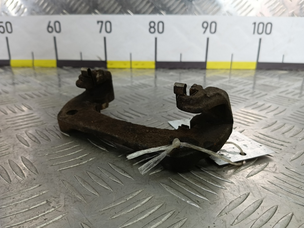 скоба суппорта SUZUKI JIMNY 1.3 4WD MT (86 л.с.)Jimny  III рестайлинг (2005—2012) Внедорожник 5516180000, 3850 рублей, Москва