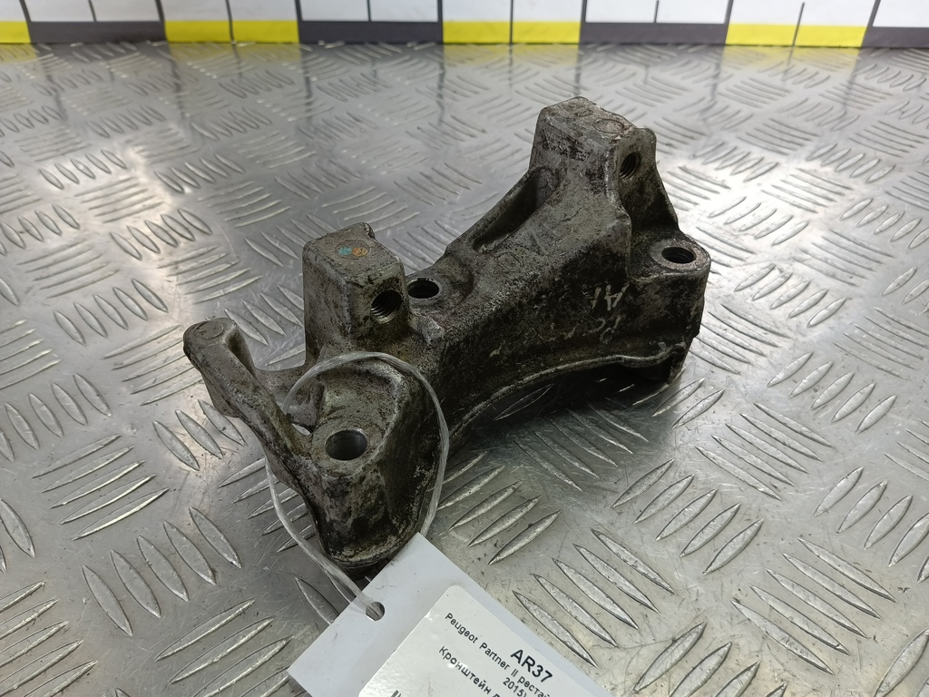 кронштейн двигателя (двс) Peugeot Partner  1807HS, 520 рублей, Москва