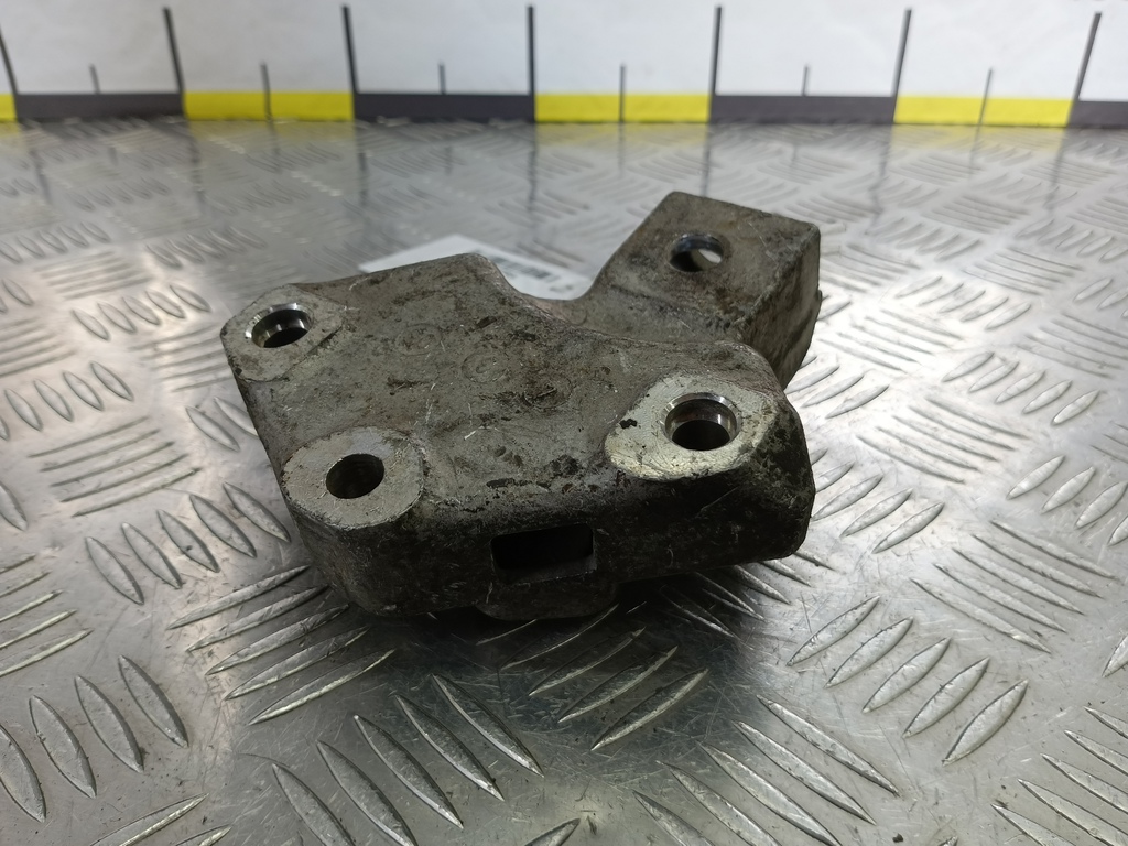 кронштейн двигателя (двс) Peugeot Partner  1807W8, 520 рублей, Москва