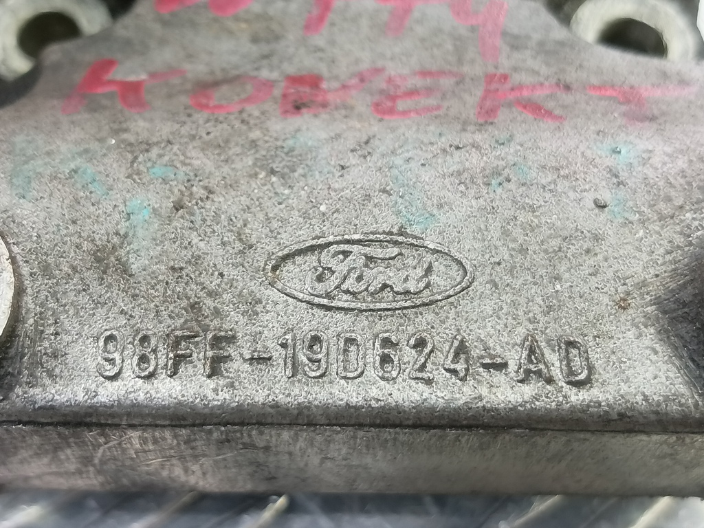 кронштейн компрессора кондиционера FORD Tourneo Connect  1368972, 4430 рублей, Москва