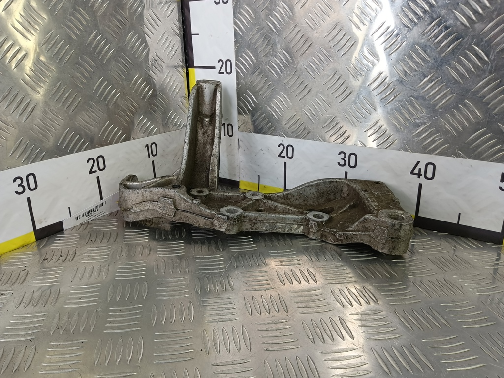 кронштейн подрамника Volkswagen Caddy  1K0199296F, 6150 рублей, Москва