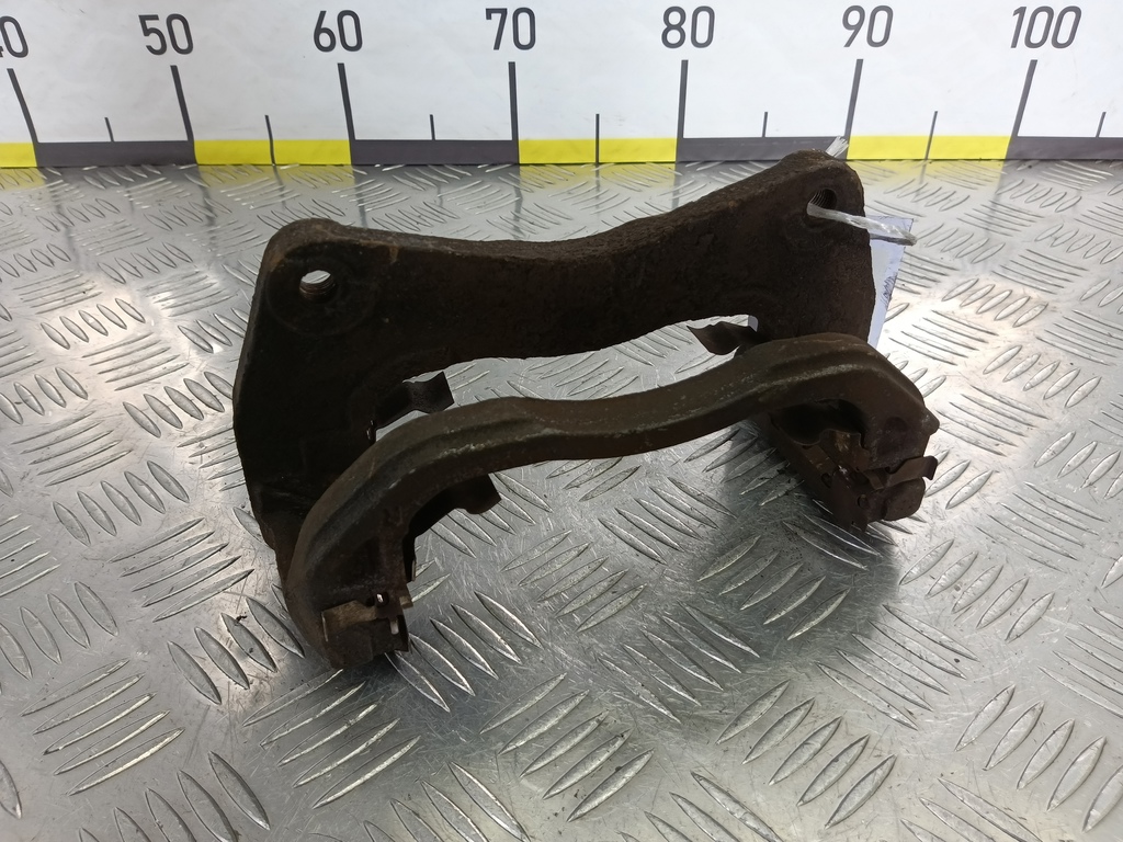 скоба суппорта SUBARU Tribeca 3.0 4WD AT (250 л.с.)Tribeca  WX (2004—2007) Внедорожник 26225AG060, 5580 рублей, Москва