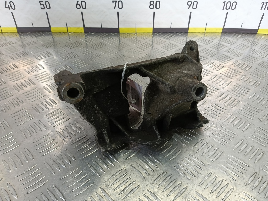 кронштейн двигателя (двс) Volkswagen Transporter  070199343B, 750 рублей, Москва