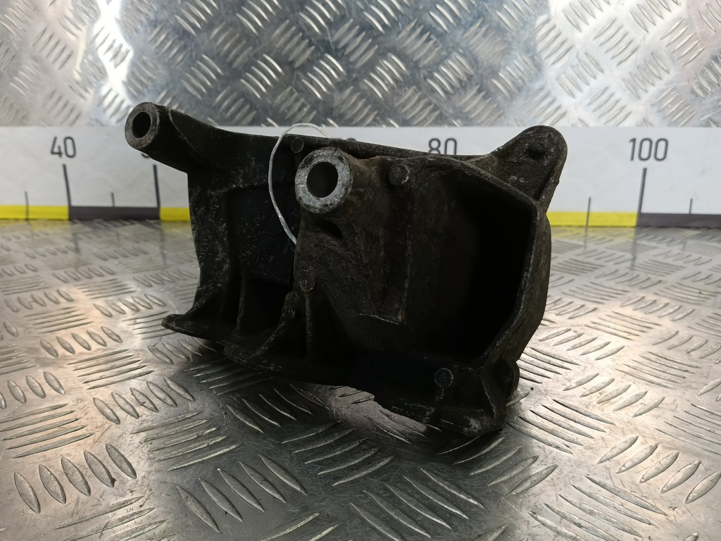 кронштейн двигателя (двс) Volkswagen Transporter  070199343B, 750 рублей, Москва