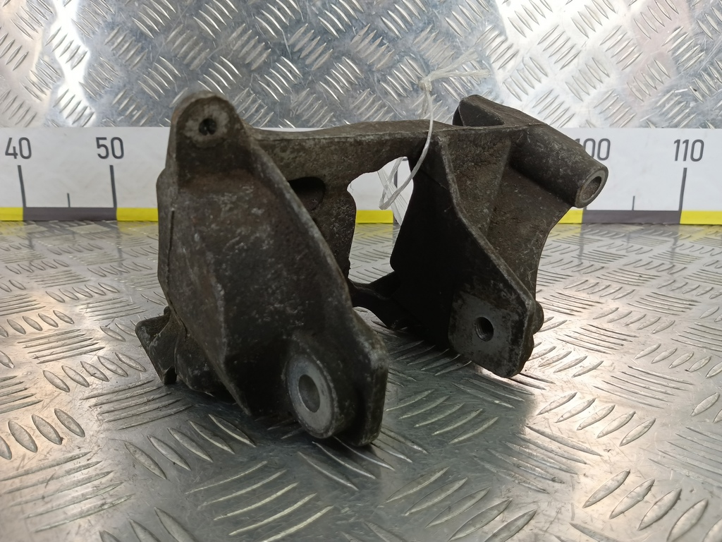 кронштейн двигателя (двс) Volkswagen Transporter  070199343B, 750 рублей, Москва