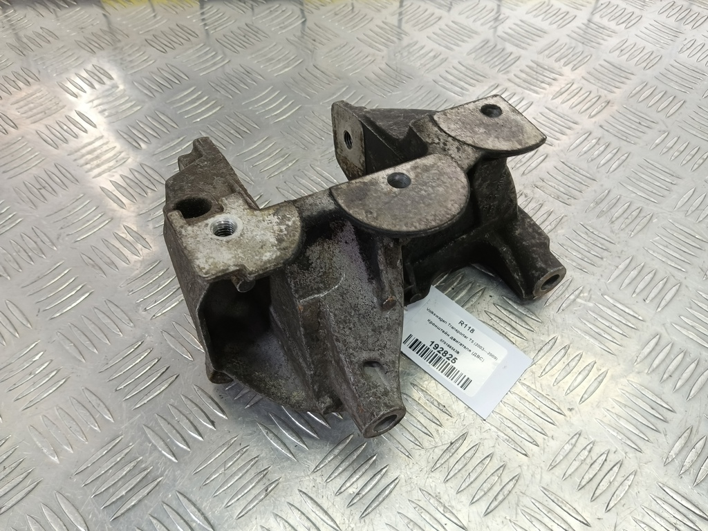 кронштейн двигателя (двс) Volkswagen Transporter  070199343B, 750 рублей, Москва