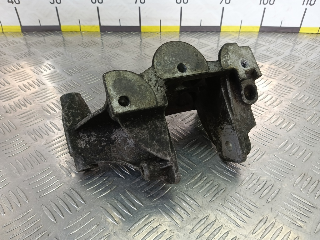 кронштейн двигателя (двс) Volkswagen Transporter  070199343B, 750 рублей, Москва