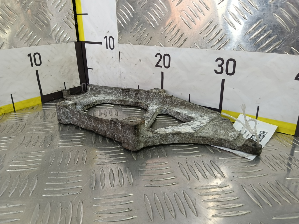 кронштейн радиатора егр (ог) Volkswagen Crafter  03L131535E, 1210 рублей, Москва