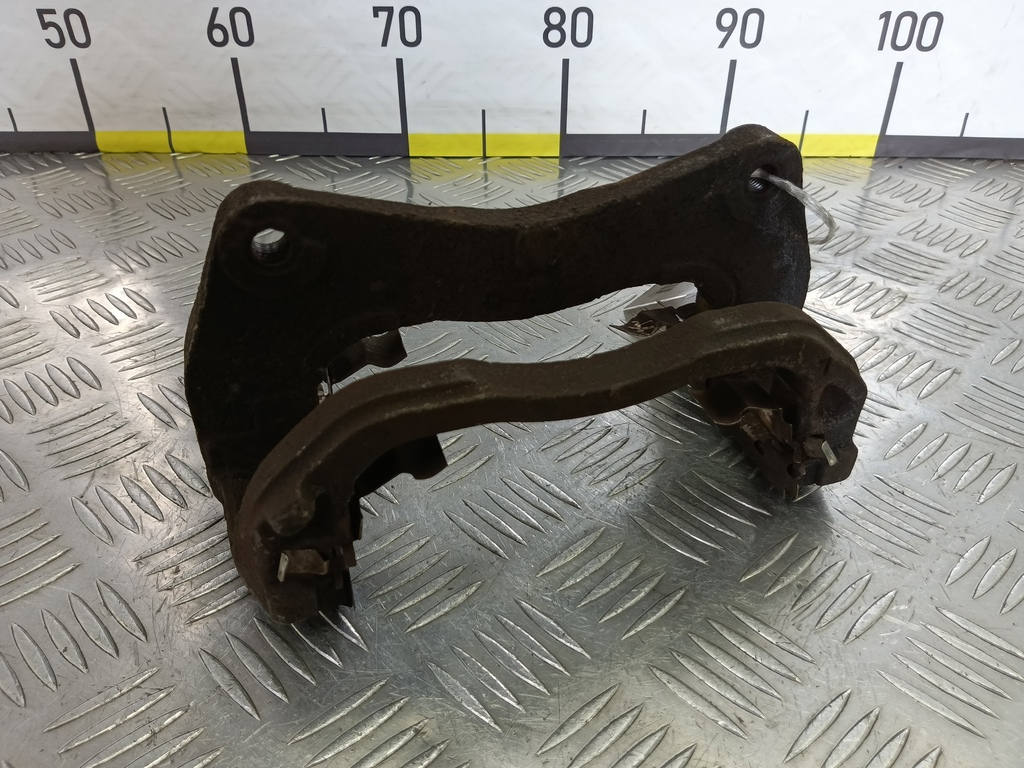 скоба суппорта SUBARU Tribeca 3.0 4WD AT (250 л.с.)Tribeca  WX (2004—2007) Внедорожник 26225AG070, 5580 рублей, Москва