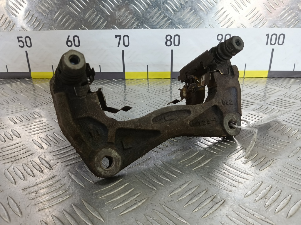 скоба суппорта SUBARU Tribeca 3.0 4WD AT (250 л.с.)Tribeca  WX (2004—2007) Внедорожник 26225AG070, 5580 рублей, Москва