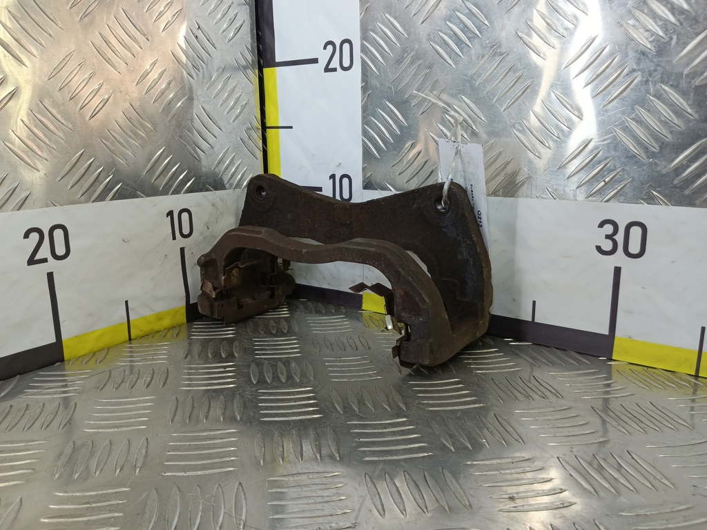 скоба суппорта SUBARU Tribeca 3.0 4WD AT (250 л.с.)Tribeca  WX (2004—2007) Внедорожник 26225AG070, 5580 рублей, Москва