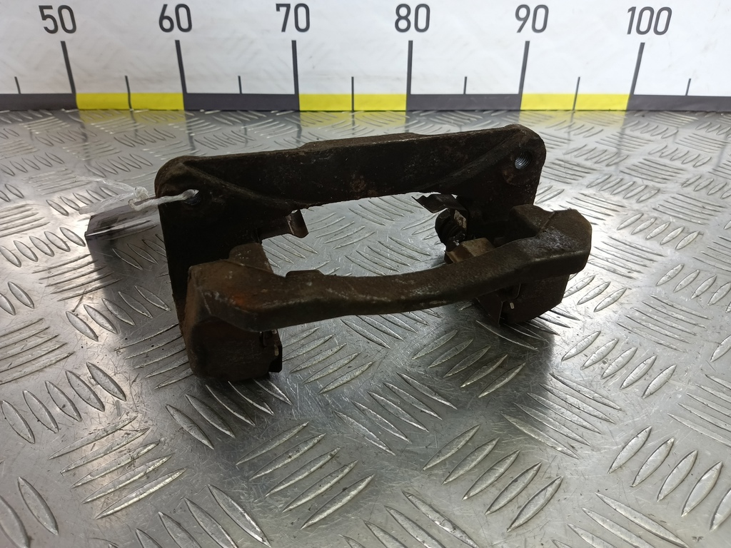 скоба суппорта SUBARU Tribeca 3.0 4WD AT (250 л.с.)Tribeca  WX (2004—2007) Внедорожник 26625XA01A, 860 рублей, Москва