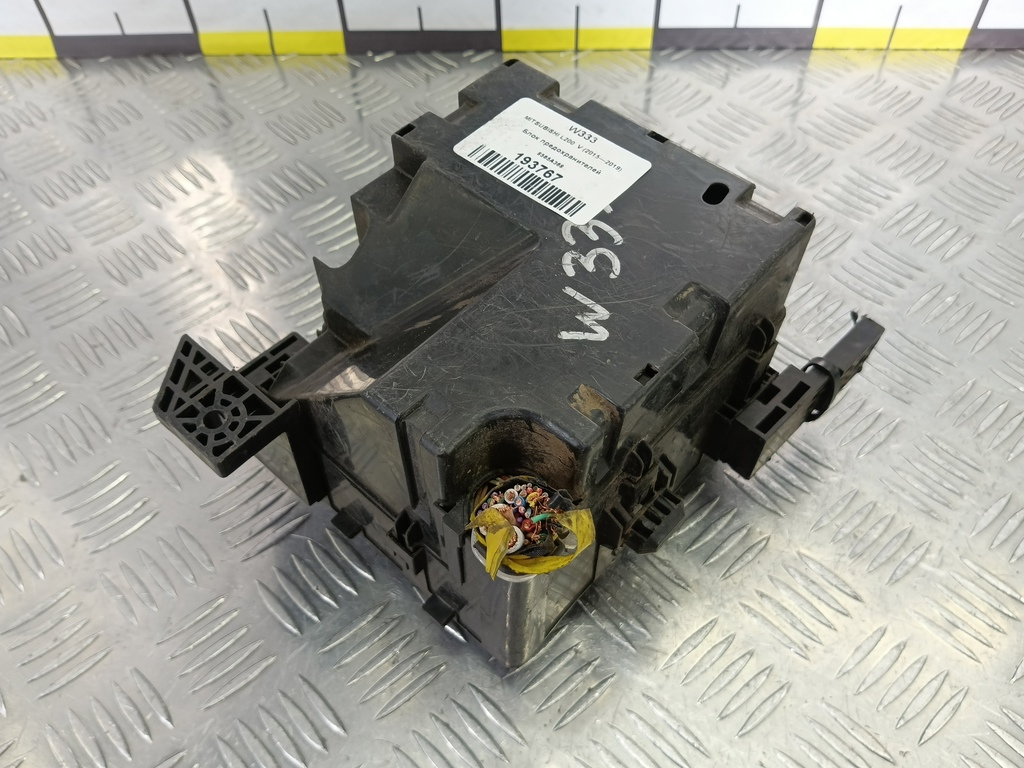 блок предохранителей MITSUBISHI L200  2.4 DID AT (154 л.с.)L200  V (2015—2019) Пикап 8565A368, 5230 рублей, Москва