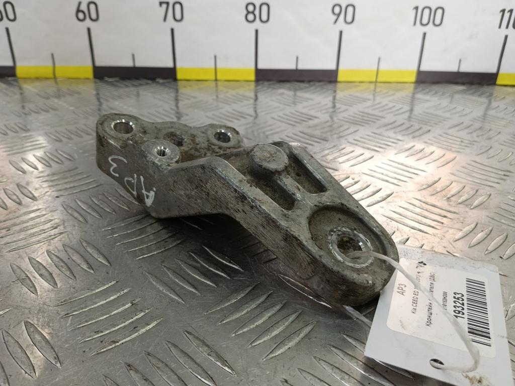 кронштейн двигателя (двс) Kia Ceed  218152H200, 520 рублей, Москва