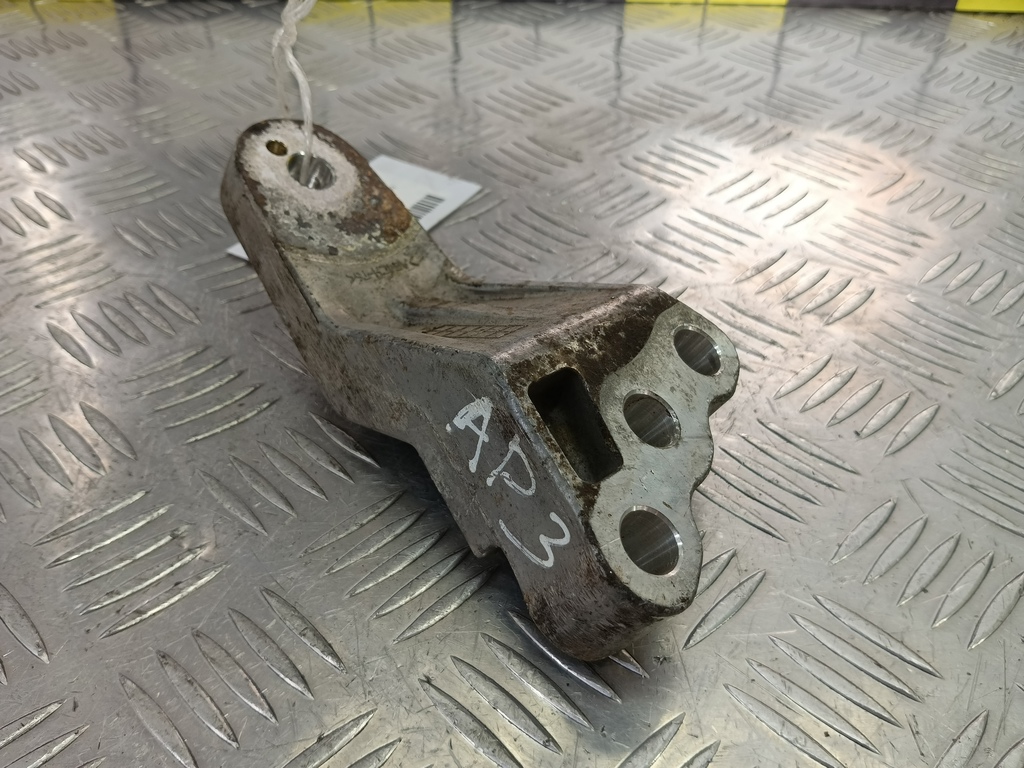 кронштейн двигателя (двс) Kia Ceed  218152H200, 520 рублей, Москва