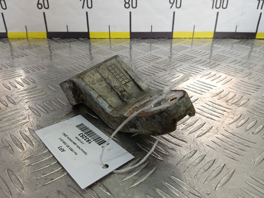 кронштейн двигателя (двс) Kia Ceed  218152H200, 520 рублей, Москва