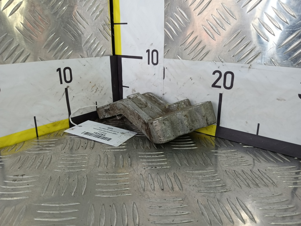 кронштейн двигателя (двс) Kia Ceed  218152H200, 520 рублей, Москва