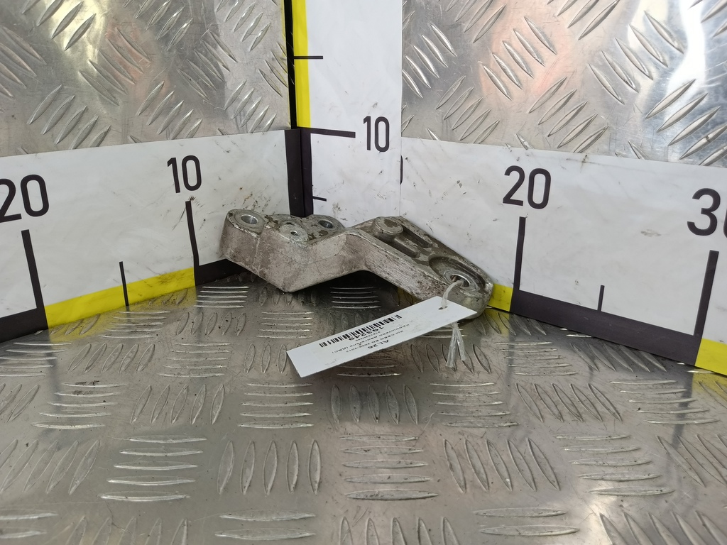 кронштейн двигателя (двс) Kia Ceed  218152H200, 520 рублей, Москва