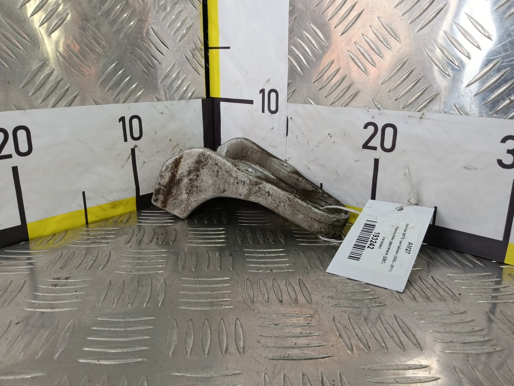 кронштейн двигателя (двс) Hyundai GETZ 1.1 MT (66 л.с.)Getz  I рестайлинг (2005—2011) Хетчбэк 2161002842, 980 рублей, Москва