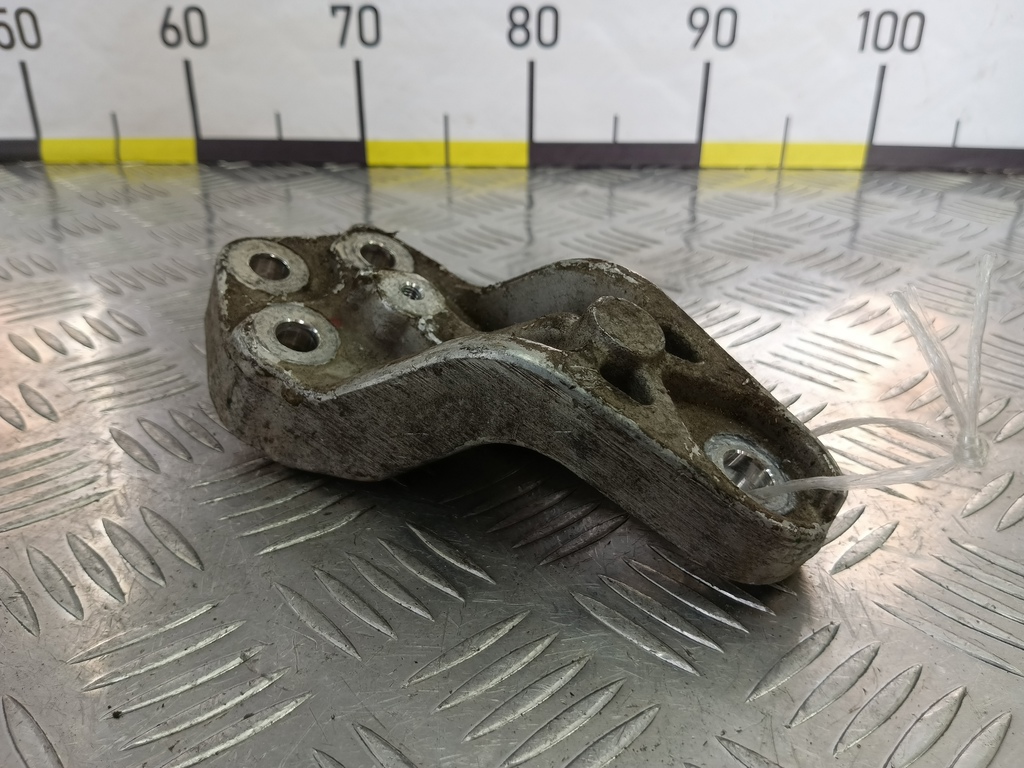 кронштейн двигателя (двс) Kia Ceed  218152H000, 520 рублей, Москва