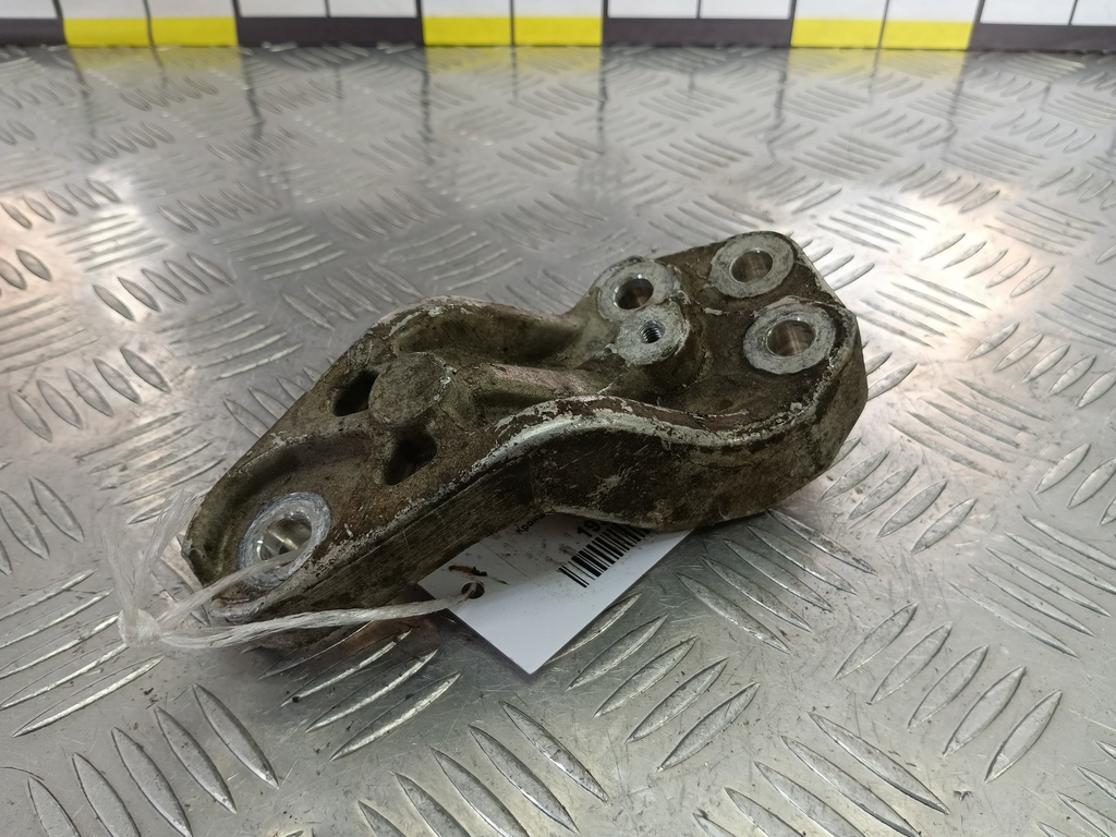 кронштейн двигателя (двс) Kia Ceed  218152H000, 520 рублей, Москва