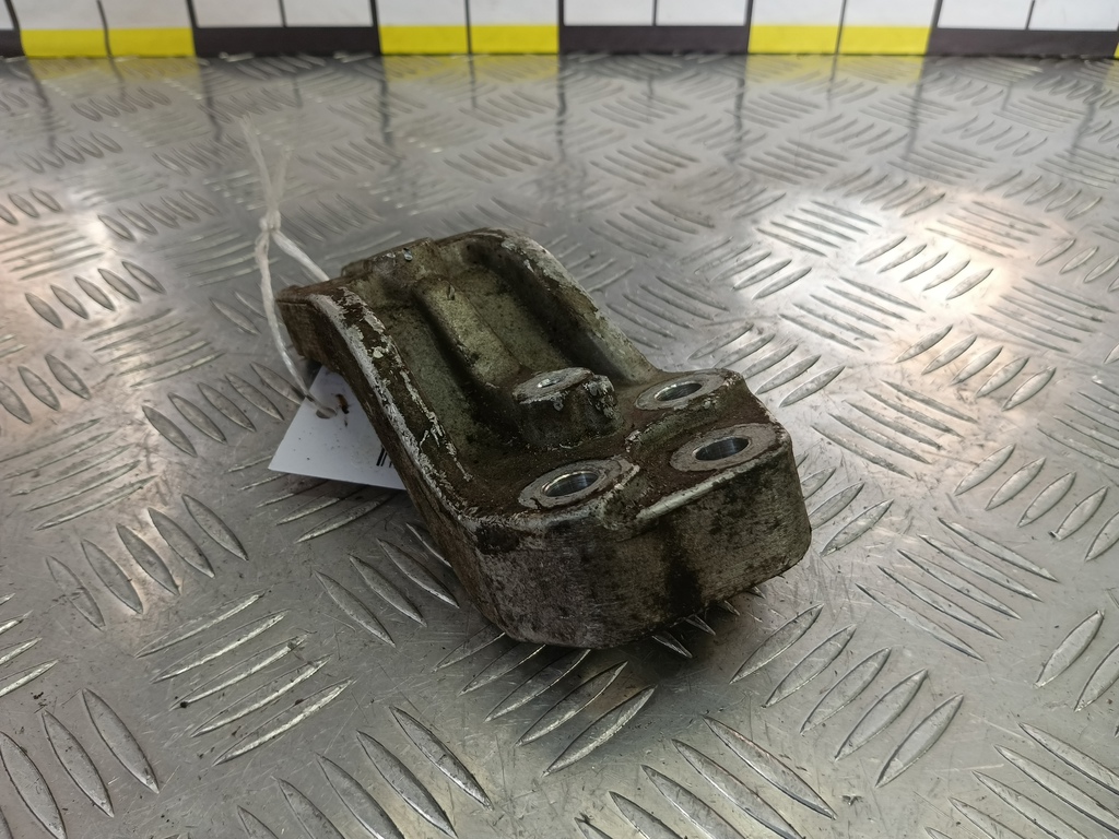 кронштейн двигателя (двс) Kia Ceed  218152H000, 520 рублей, Москва