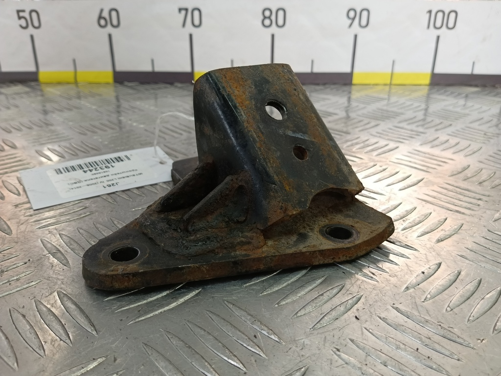 кронштейн двигателя (двс) MITSUBISHI L200  2.5 DI-D MT (136 л.с.)L200  IV (2006—2014) Пикап 1091A080, 520 рублей, Москва