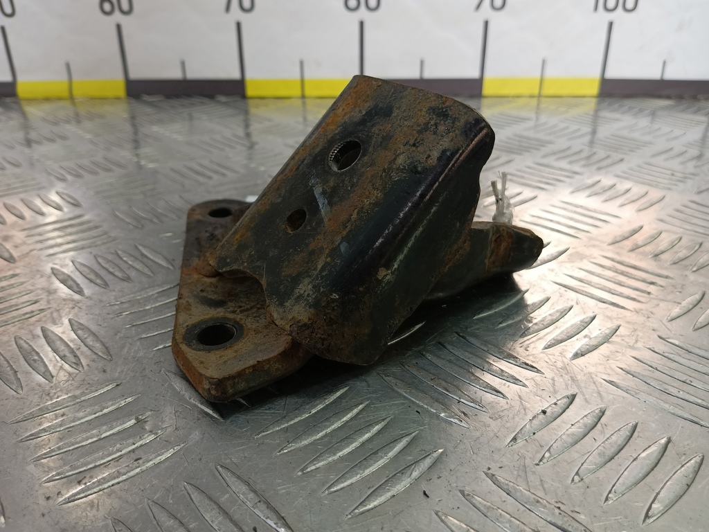 кронштейн двигателя (двс) MITSUBISHI L200  2.5 DI-D MT (136 л.с.)L200  IV (2006—2014) Пикап 1091A080, 520 рублей, Москва