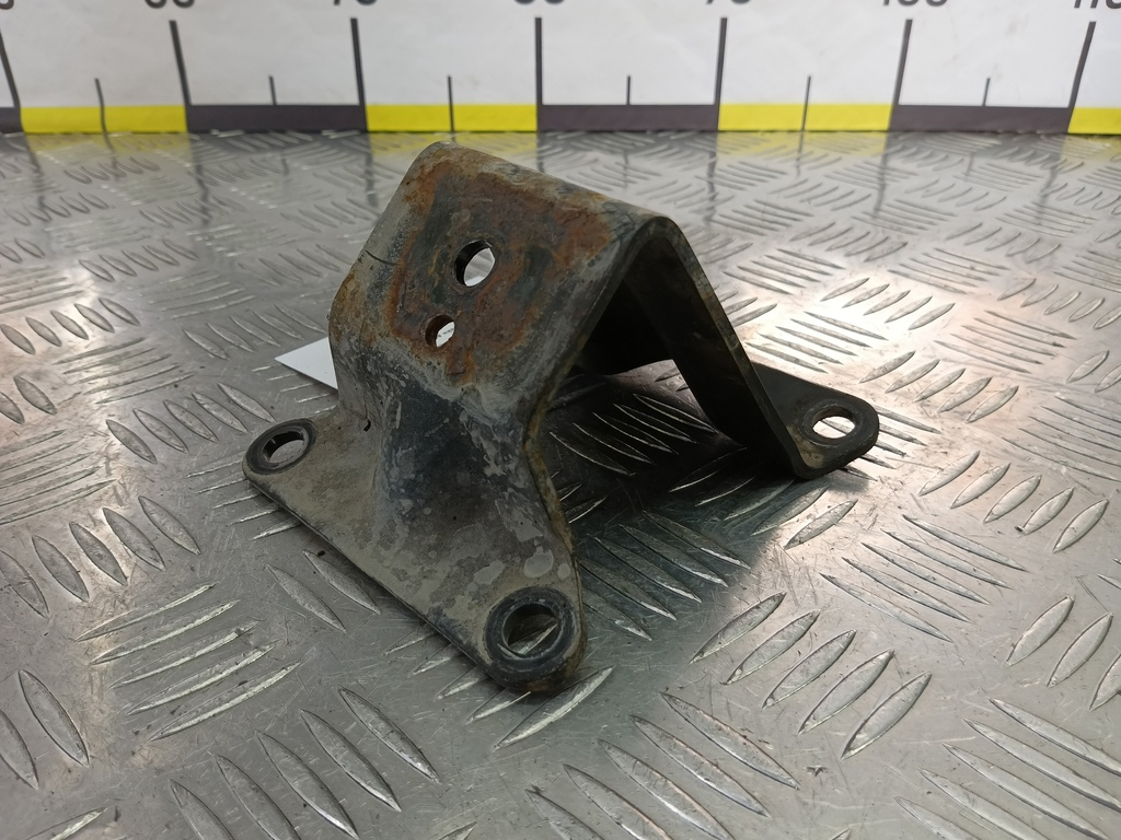 кронштейн двигателя (двс) SUZUKI JIMNY 1.3 AT (85 л.с.)Jimny  III рестайлинг (2005—2012) Внедорожник 1165180A00, 1090 рублей, Москва