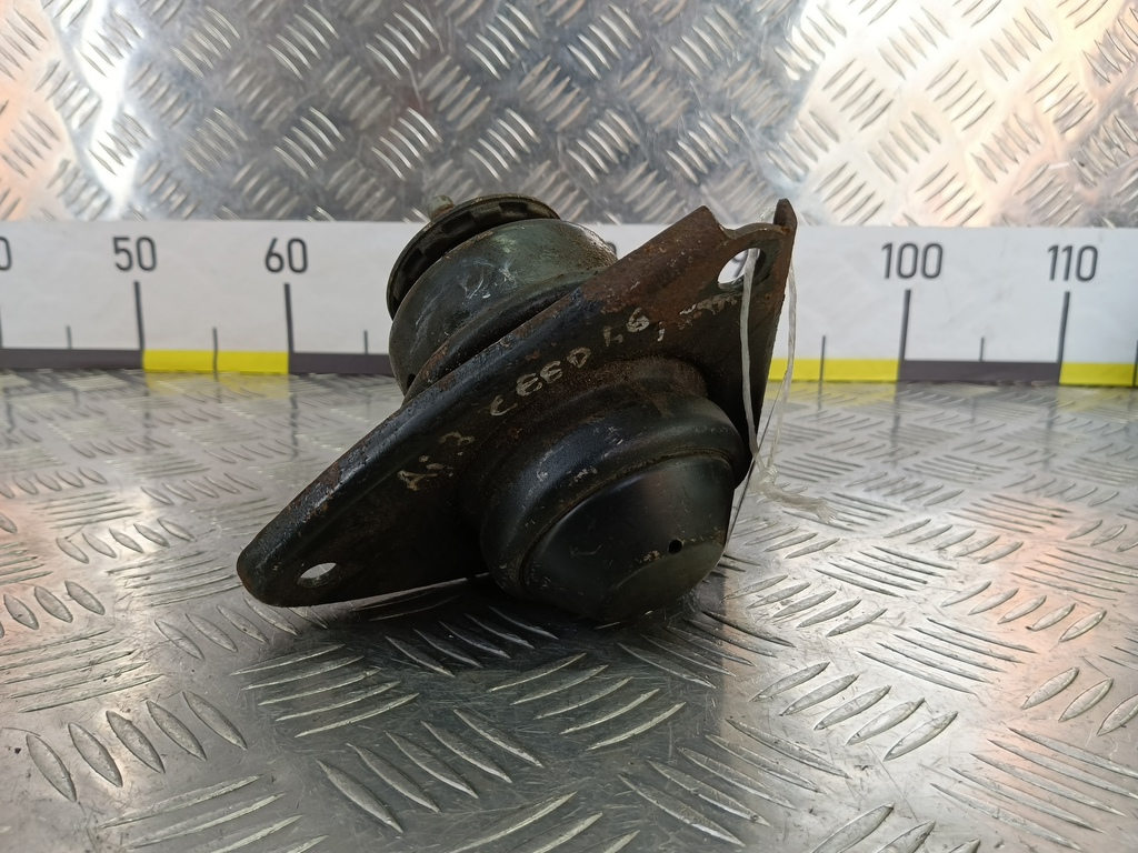 подушка двигателя (опора двс) Kia Ceed  218102H000, 980 рублей, Москва