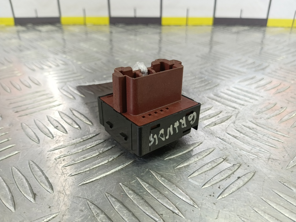 кнопка регулировки зеркал MITSUBISHI GRANDIS  MR951187, 860 рублей, Москва