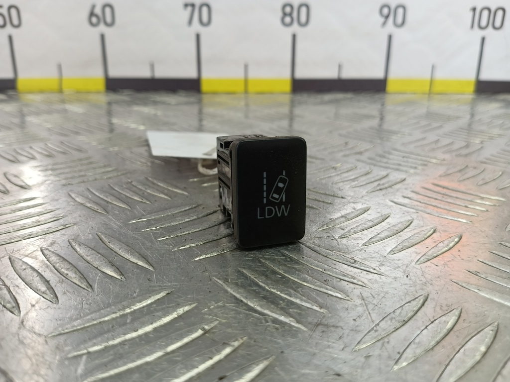 кнопка системы контроля полосы MITSUBISHI L200  2.4 DID AT (154 л.с.)L200  V (2015—2019) Пикап 8610A089, 750 рублей, Москва