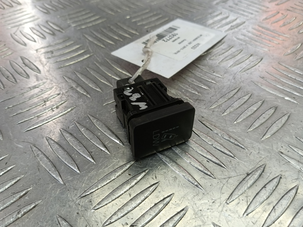 кнопка системы контроля полосы MITSUBISHI L200  2.4 DID AT (154 л.с.)L200  V (2015—2019) Пикап 8610A089, 750 рублей, Москва