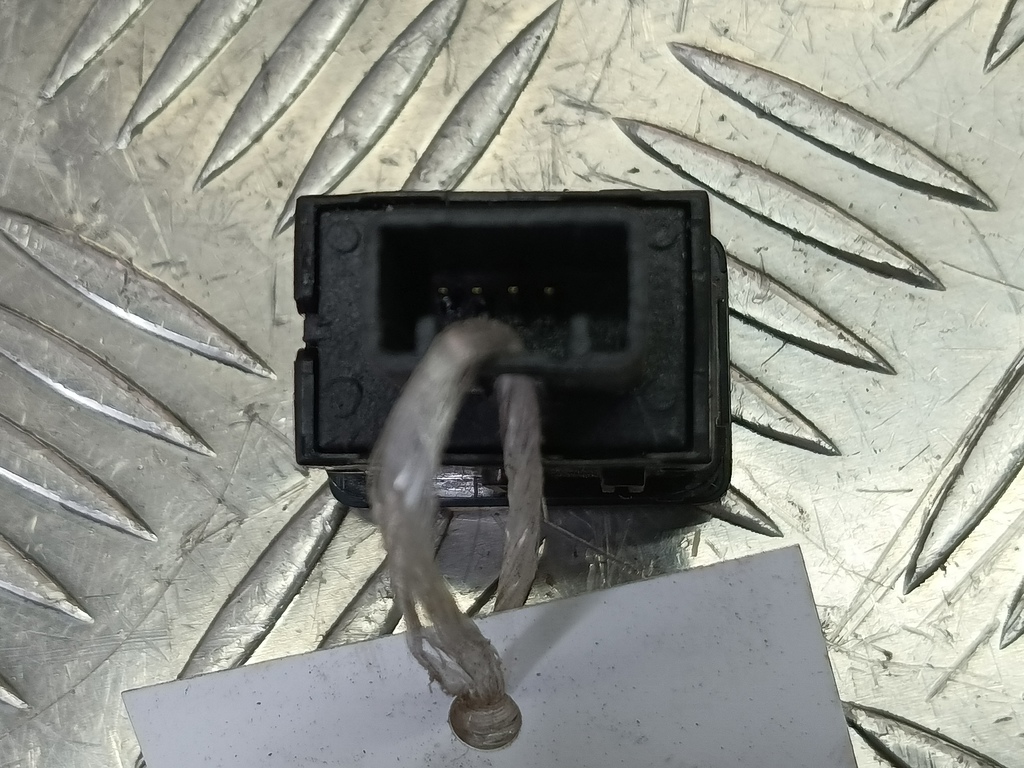 кнопка системы контроля полосы MITSUBISHI L200  2.4 DID AT (154 л.с.)L200  V (2015—2019) Пикап 8610A089, 750 рублей, Москва