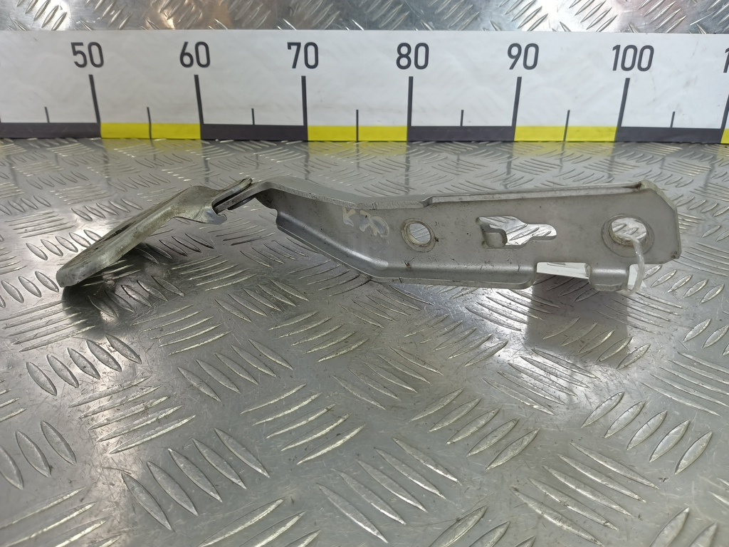 петля капота AUDI A6  4F0823302, 520 рублей, Москва