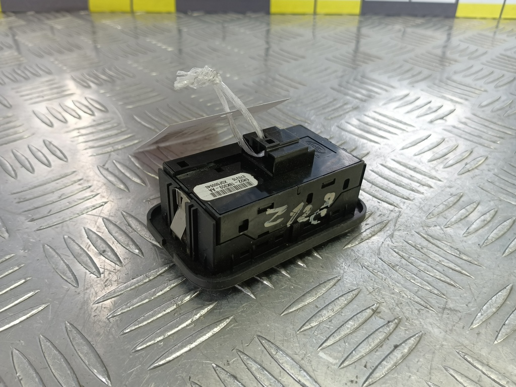 блок кнопок LAND ROVER FREELANDER  LR008201, 520 рублей, Москва