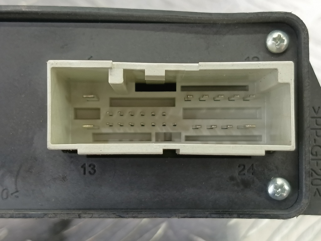 блок управления Jaguar XF 3.0 AT (238 л.с.)XF  I (2007—2011) Седан 8W832C496AB, 980 рублей, Москва